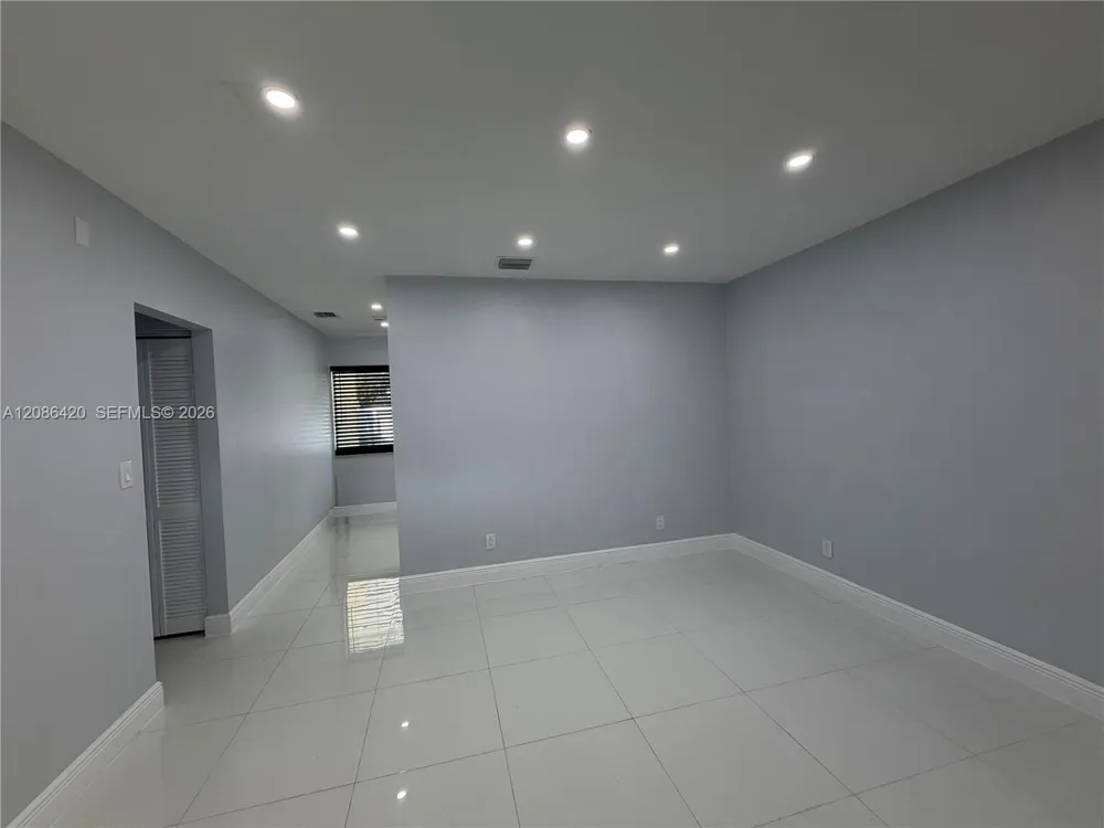 335 NE 168th St #335 North Miami Beach, FL 33162
