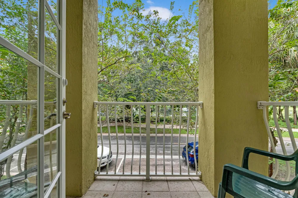 3933 MONARCH LANE Coconut Creek, FL 33073
