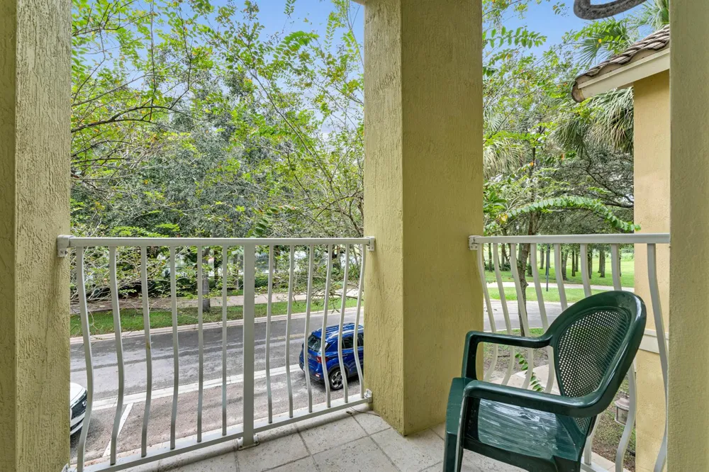 3933 MONARCH LANE Coconut Creek, FL 33073