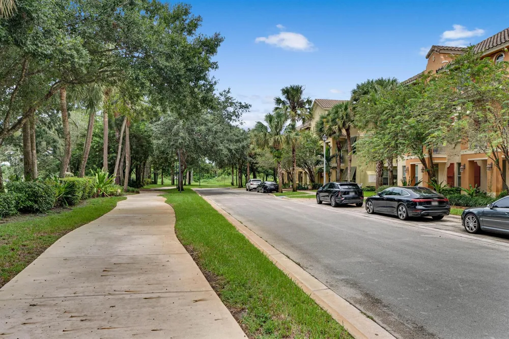 3933 MONARCH LANE Coconut Creek, FL 33073