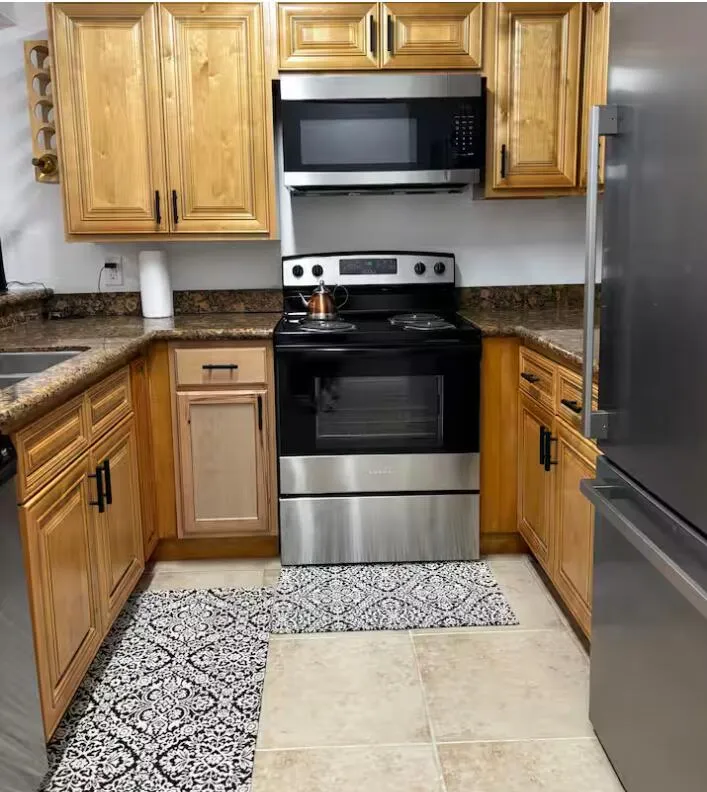 1445 LAKE CRYSTAL DRIVE #E West Palm Beach, FL 33411