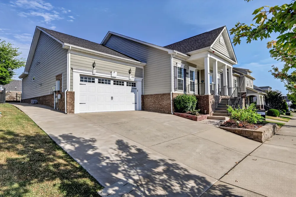 640 Streamside Ln Franklin, TN 37064