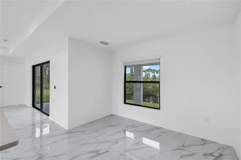 523 Wilmington Parkway Cape Coral, FL 33993