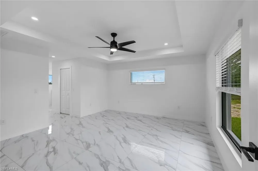 523 Wilmington Parkway Cape Coral, FL 33993
