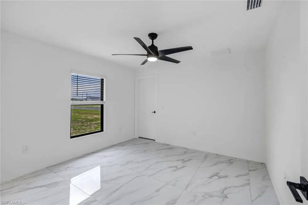 523 Wilmington Parkway Cape Coral, FL 33993