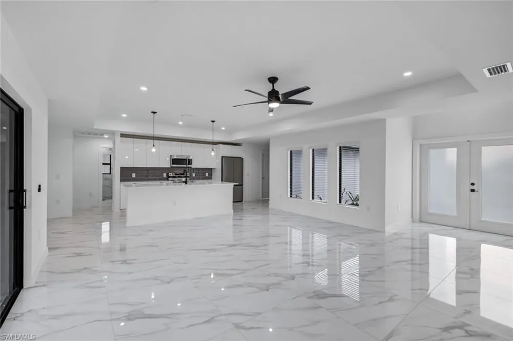 523 Wilmington Parkway Cape Coral, FL 33993