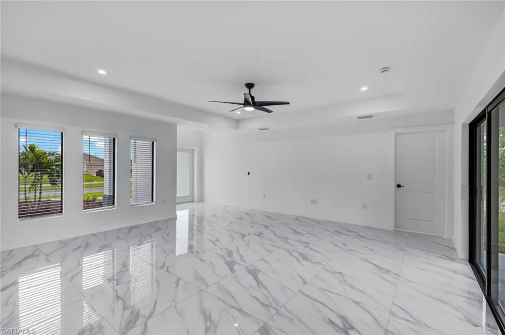 523 Wilmington Parkway Cape Coral, FL 33993