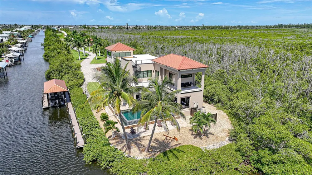 2755 CUSSELL DRIVE St James City, FL 33956