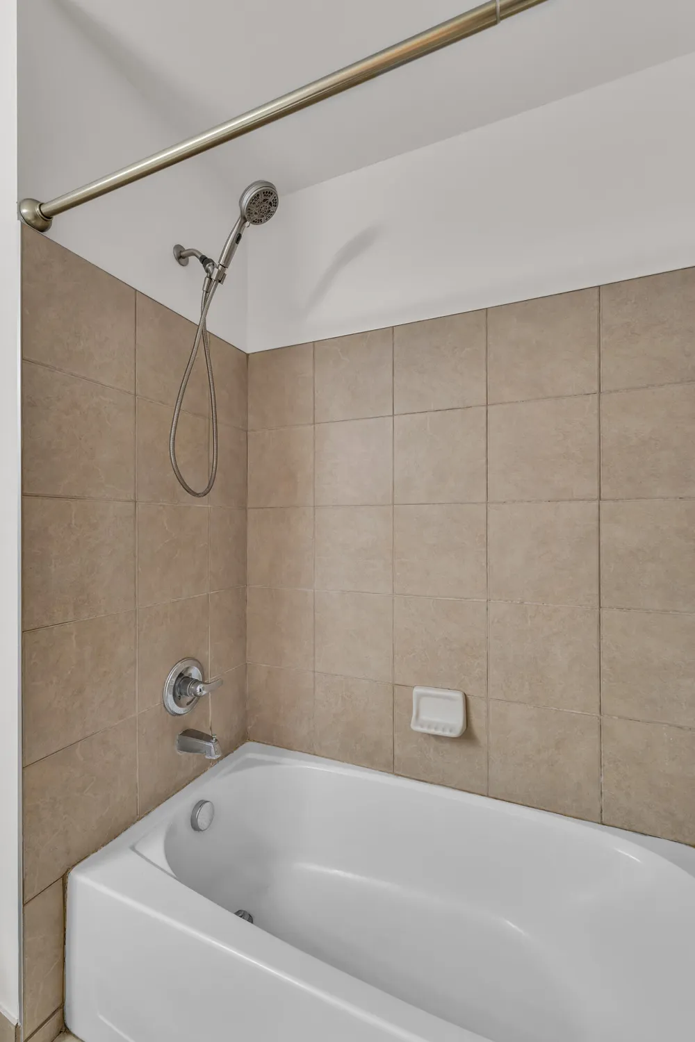 2703 Riversedge Drive #106 Saline City, MI 48176