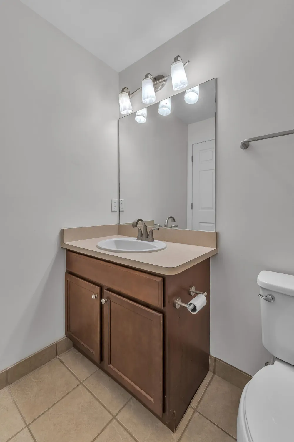 2703 Riversedge Drive #106 Saline City, MI 48176