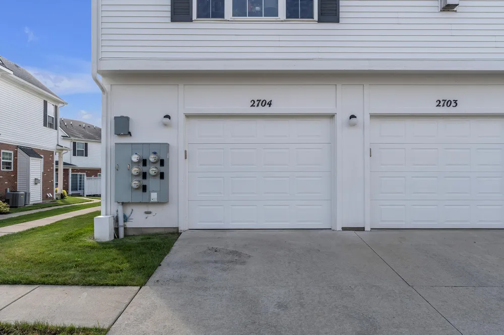 2703 Riversedge Drive #106 Saline City, MI 48176