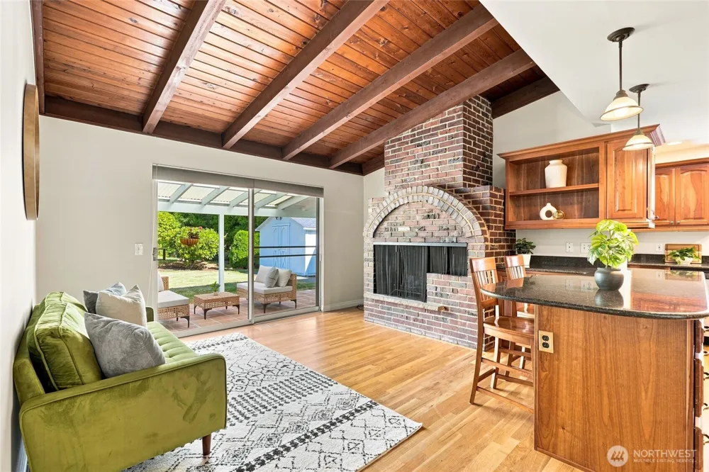 18112 60th Avenue NE Kenmore, WA 98028