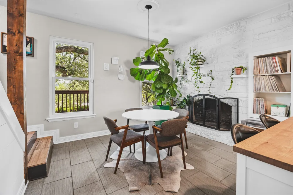 8102 Current Circle Austin, TX 78736