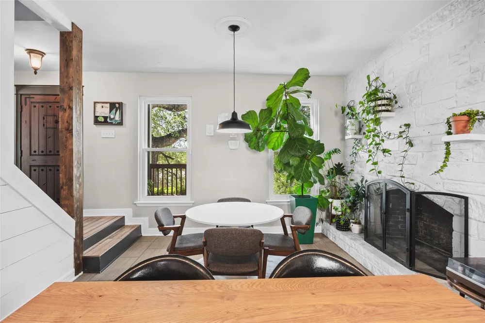 8102 Current Circle Austin, TX 78736