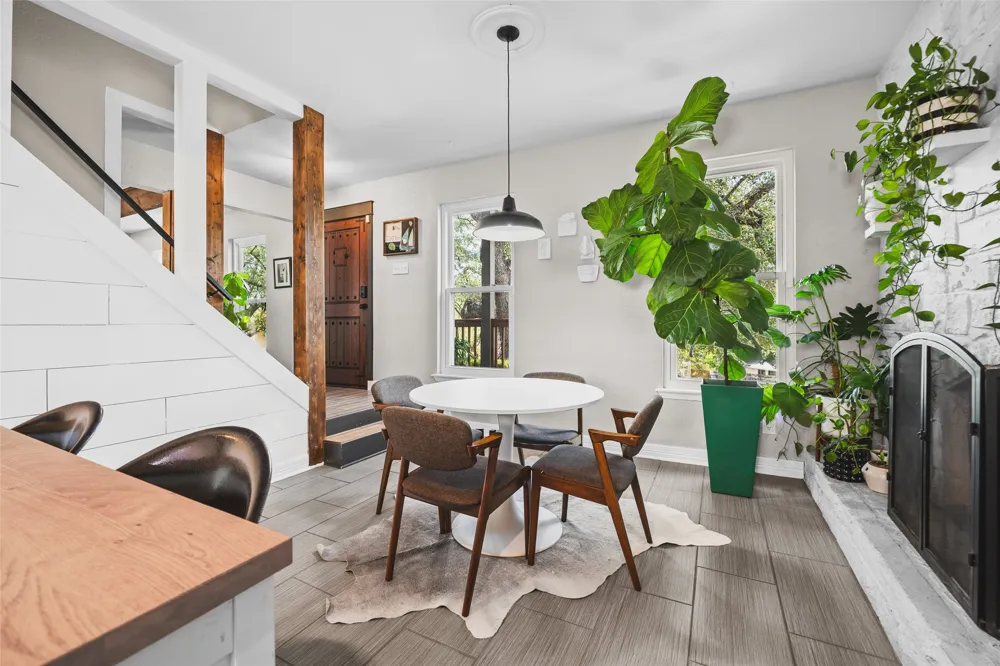 8102 Current Circle Austin, TX 78736