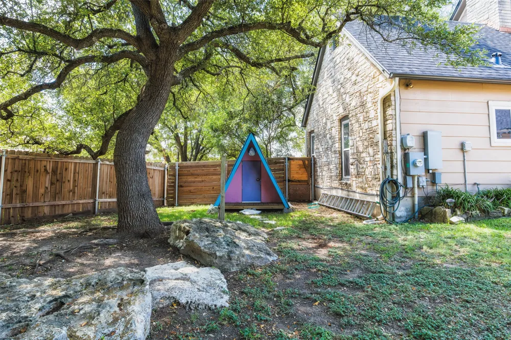 8102 Current Circle Austin, TX 78736