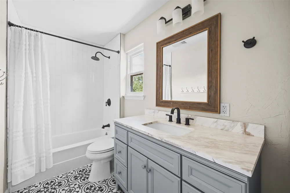 8102 Current Circle Austin, TX 78736