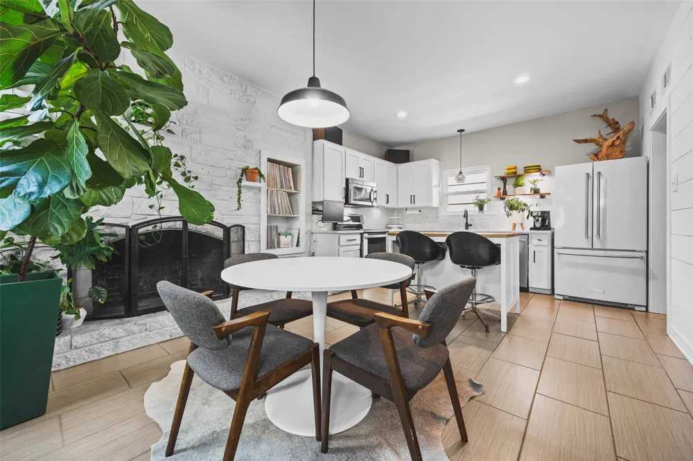 8102 Current Circle Austin, TX 78736