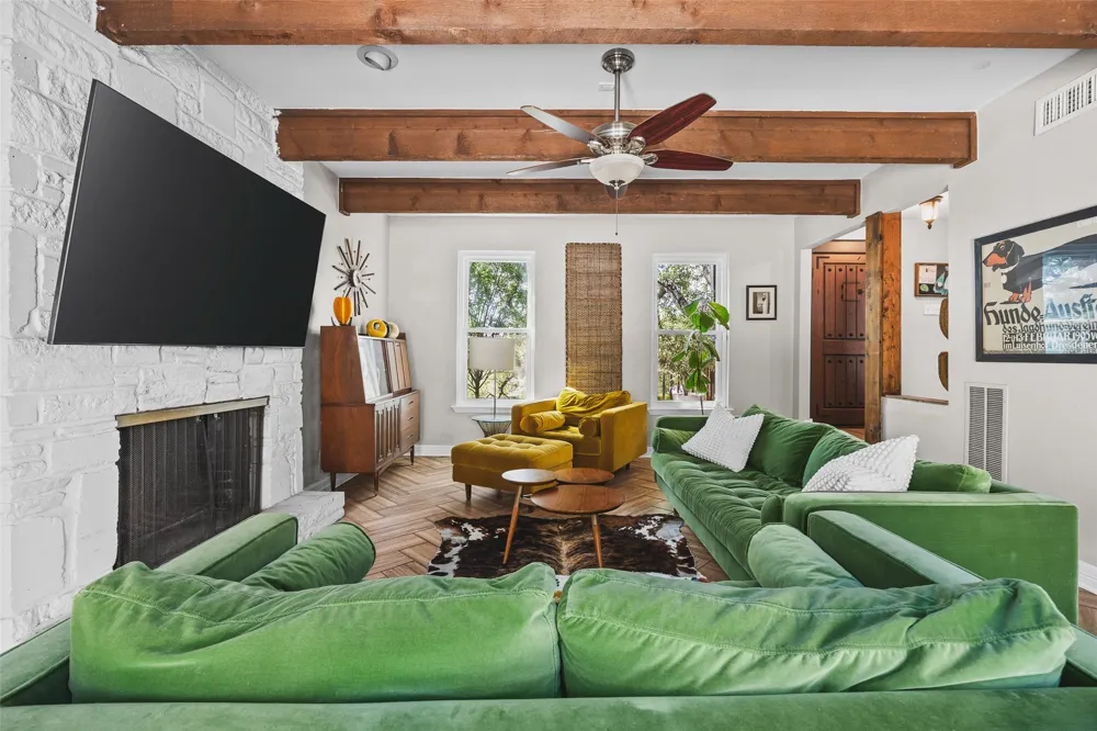 8102 Current Circle Austin, TX 78736