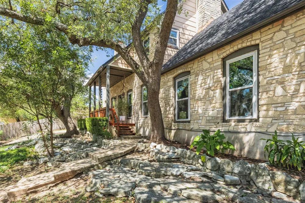 8102 Current Circle Austin, TX 78736
