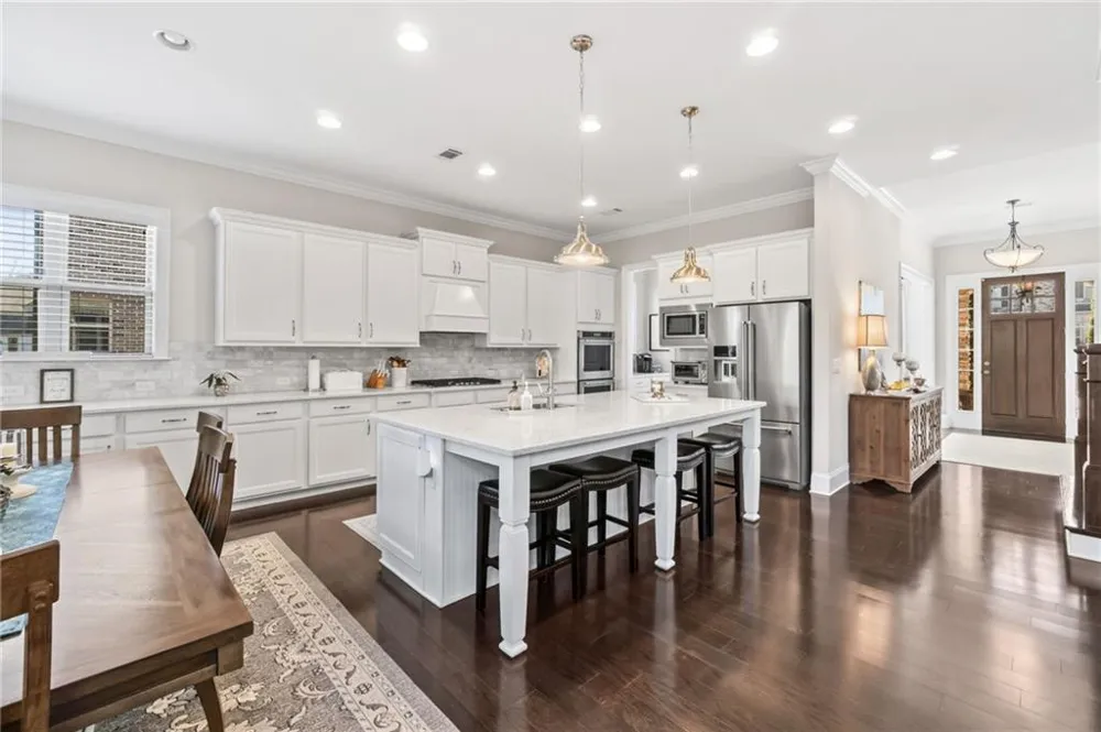 3825 Lakehurst Way Cumming, GA 30040