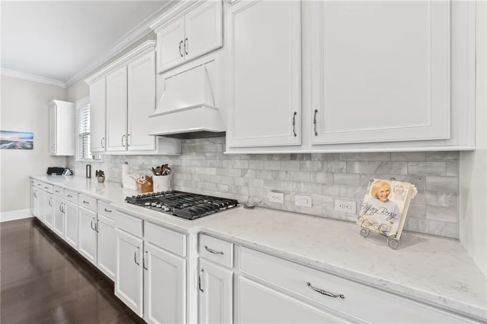 3825 Lakehurst Way Cumming, GA 30040