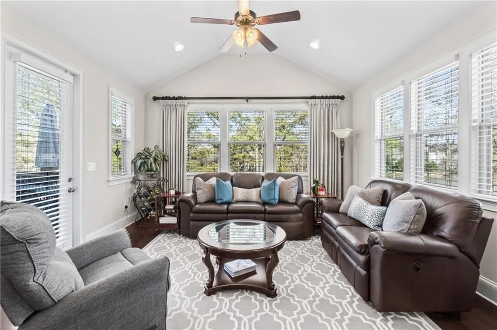3825 Lakehurst Way Cumming, GA 30040