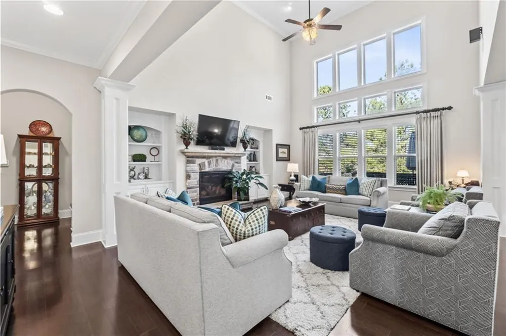 3825 Lakehurst Way Cumming, GA 30040
