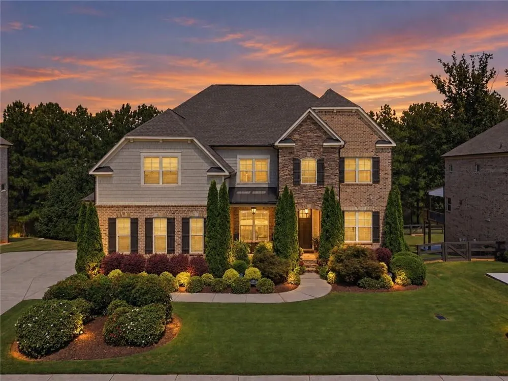 3825 Lakehurst Way Cumming, GA 30040