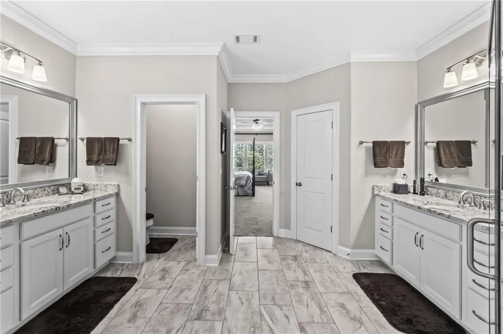 3825 Lakehurst Way Cumming, GA 30040