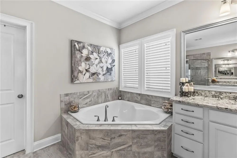 3825 Lakehurst Way Cumming, GA 30040