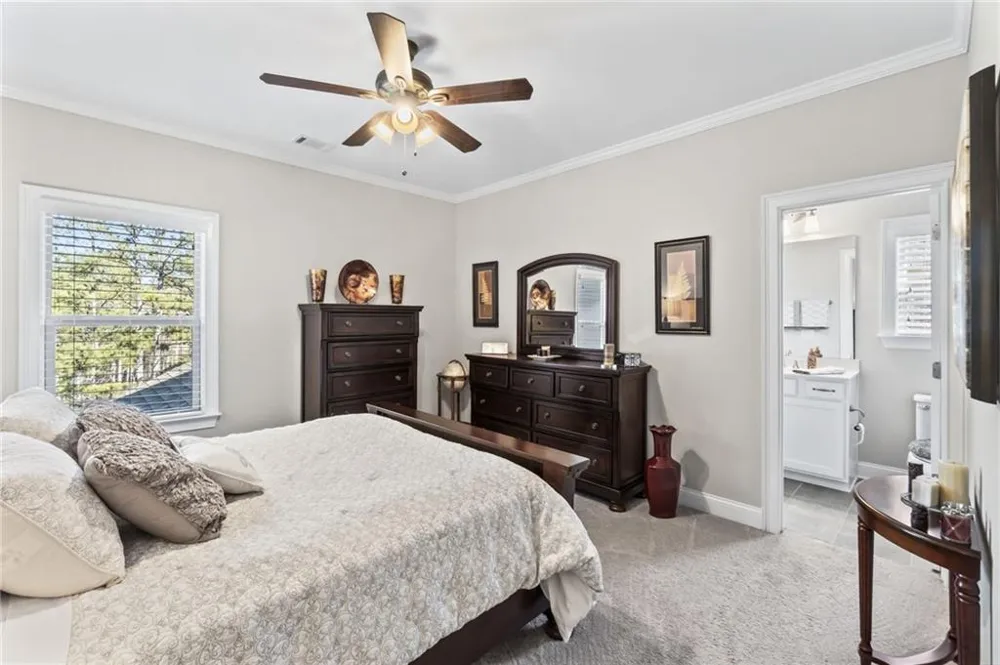 3825 Lakehurst Way Cumming, GA 30040
