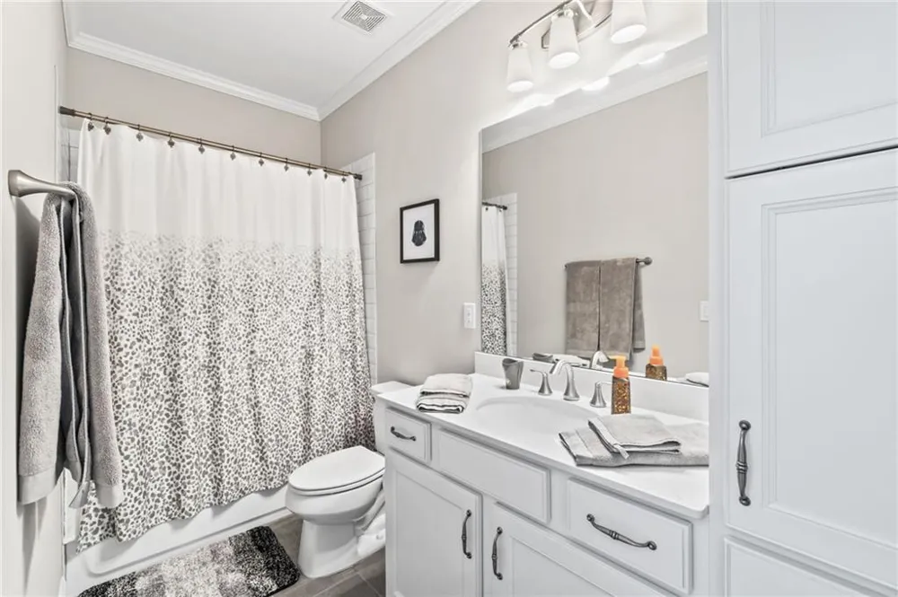 3825 Lakehurst Way Cumming, GA 30040