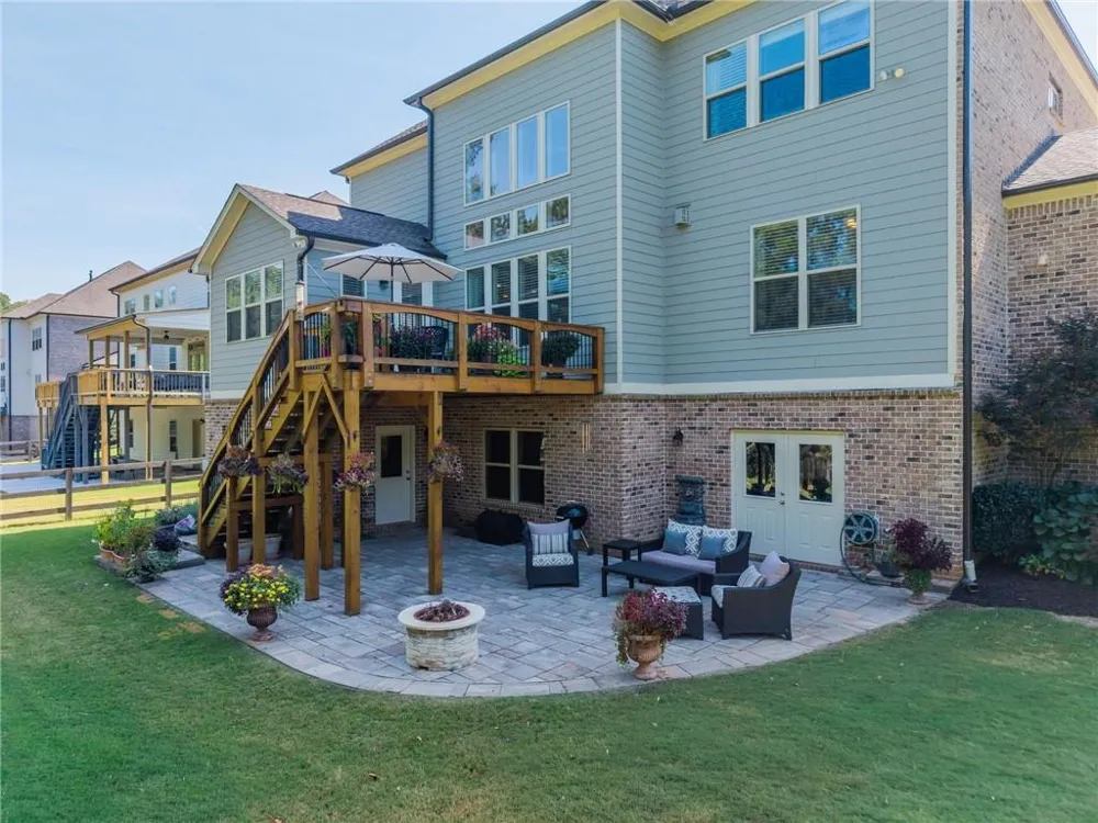 3825 Lakehurst Way Cumming, GA 30040