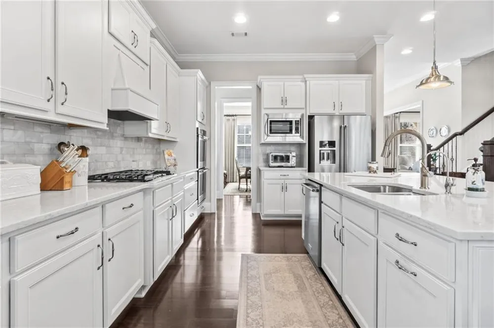 3825 Lakehurst Way Cumming, GA 30040