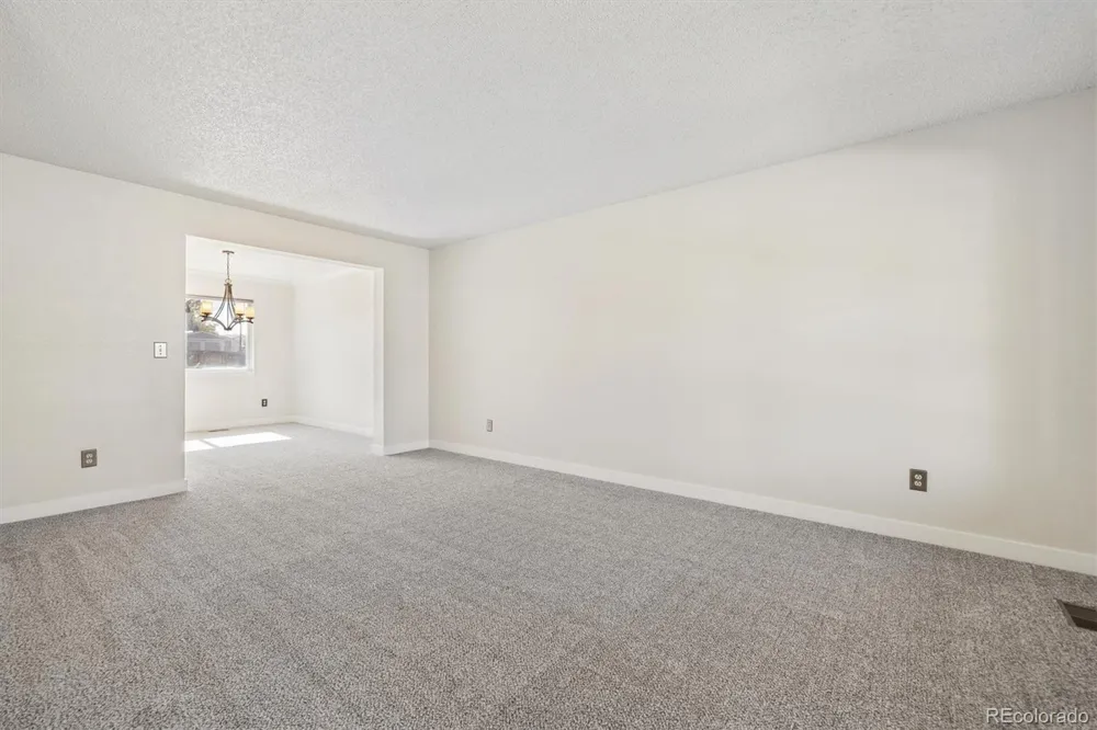 3892 Seramonte Drive Highlands Ranch, CO 80129