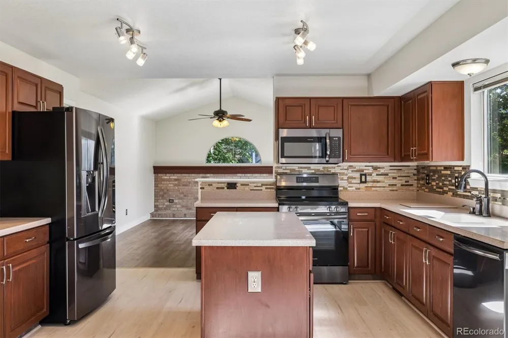 3892 Seramonte Drive Highlands Ranch, CO 80129