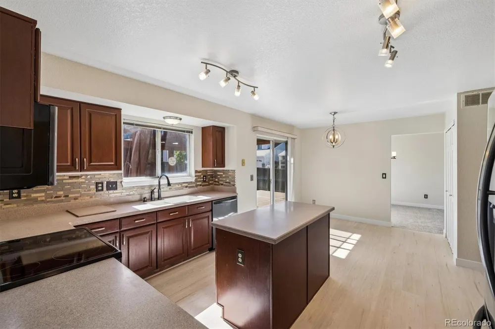 3892 Seramonte Drive Highlands Ranch, CO 80129