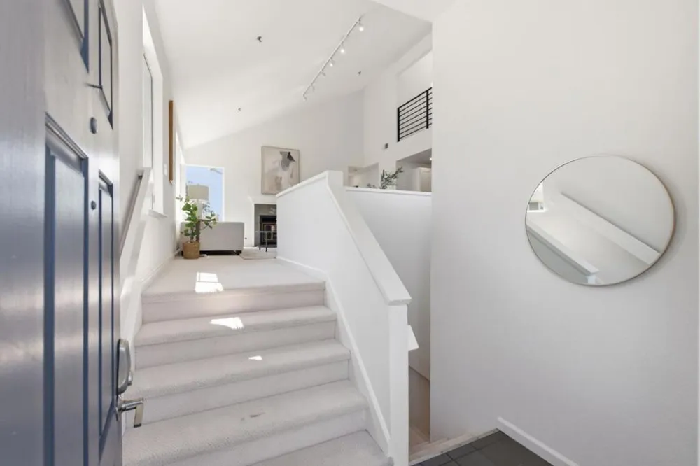 1902 Jameston Lane Daly City, CA 94014
