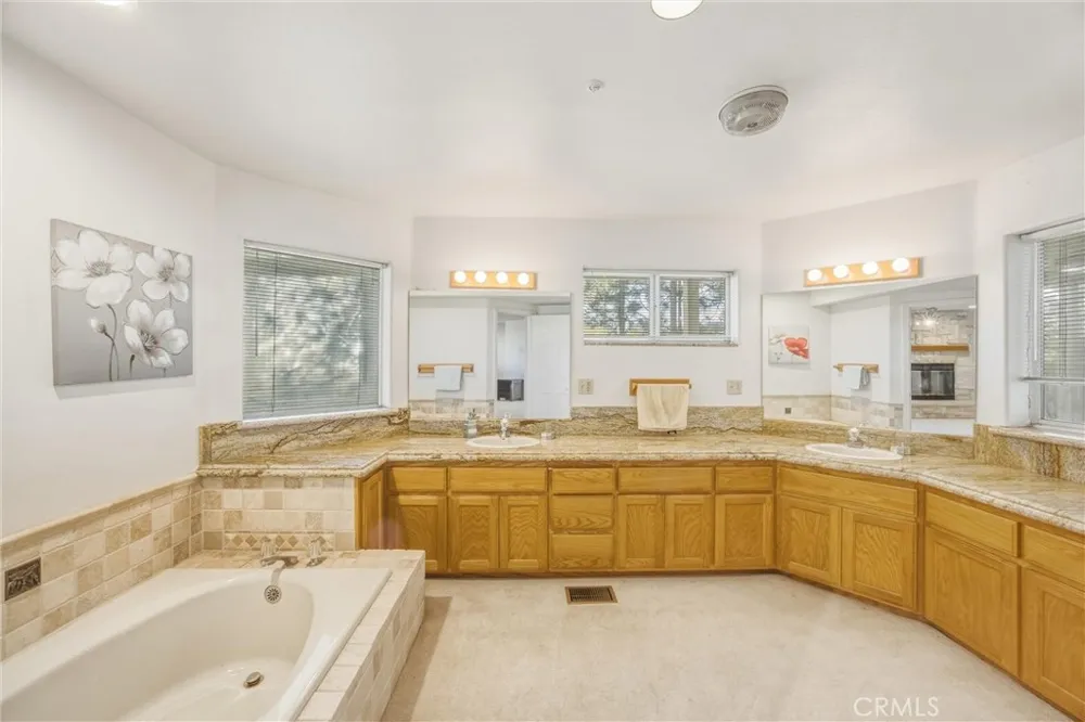 299 Fairway Lake Arrowhead, CA 92352