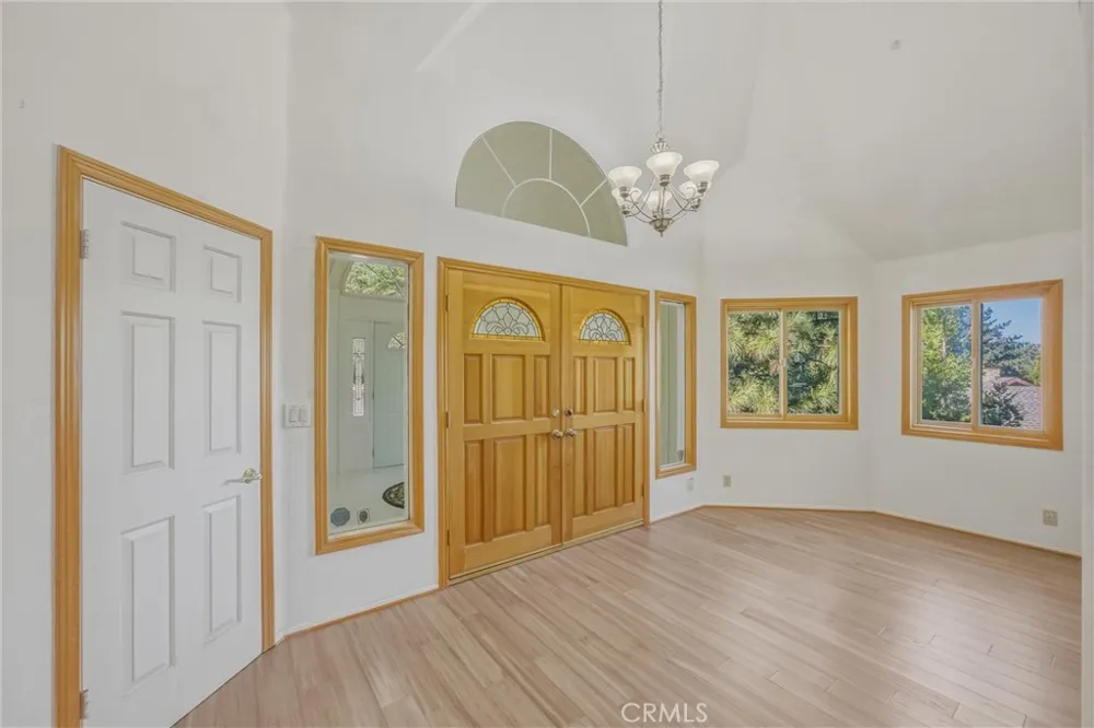 299 Fairway Lake Arrowhead, CA 92352