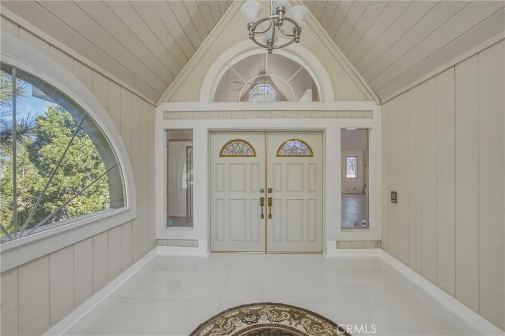 299 Fairway Lake Arrowhead, CA 92352