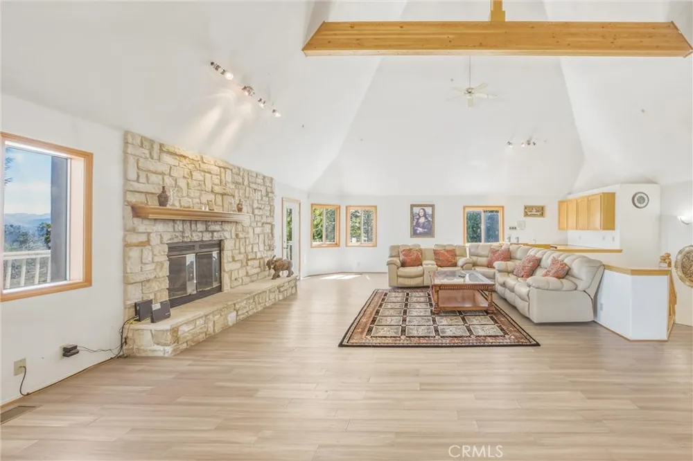 299 Fairway Lake Arrowhead, CA 92352
