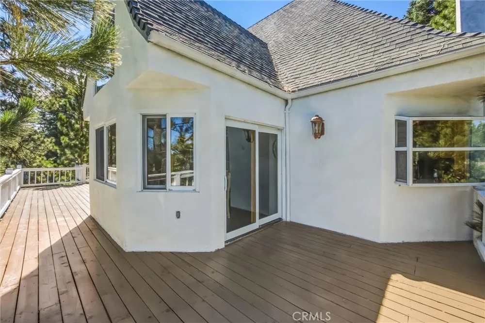 299 Fairway Lake Arrowhead, CA 92352