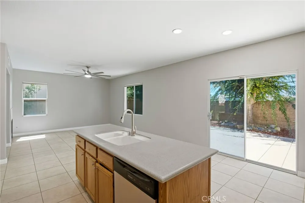 327 Alamo Way Oceanside, CA 92057