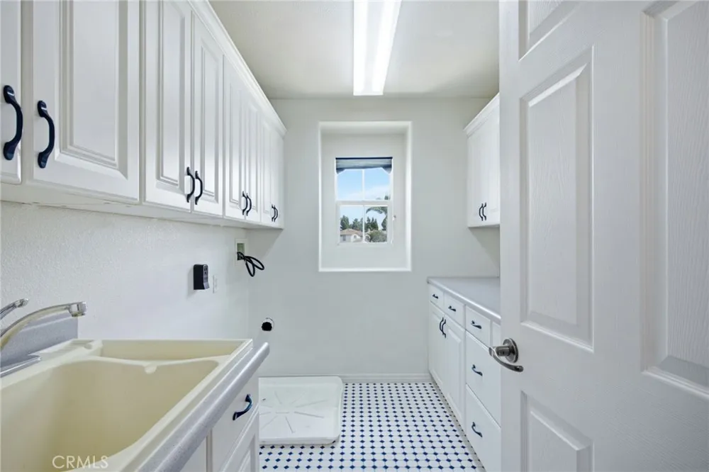 327 Alamo Way Oceanside, CA 92057