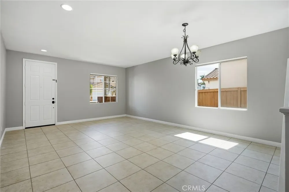 327 Alamo Way Oceanside, CA 92057