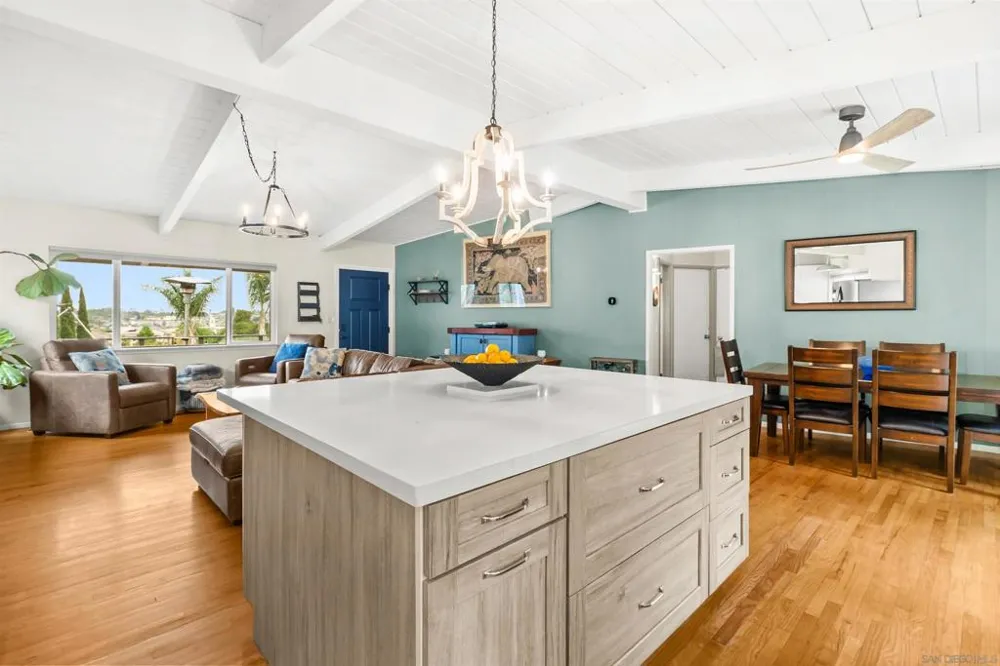 163 Ocean View Vista, CA 92084