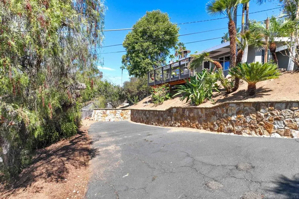 163 Ocean View Vista, CA 92084
