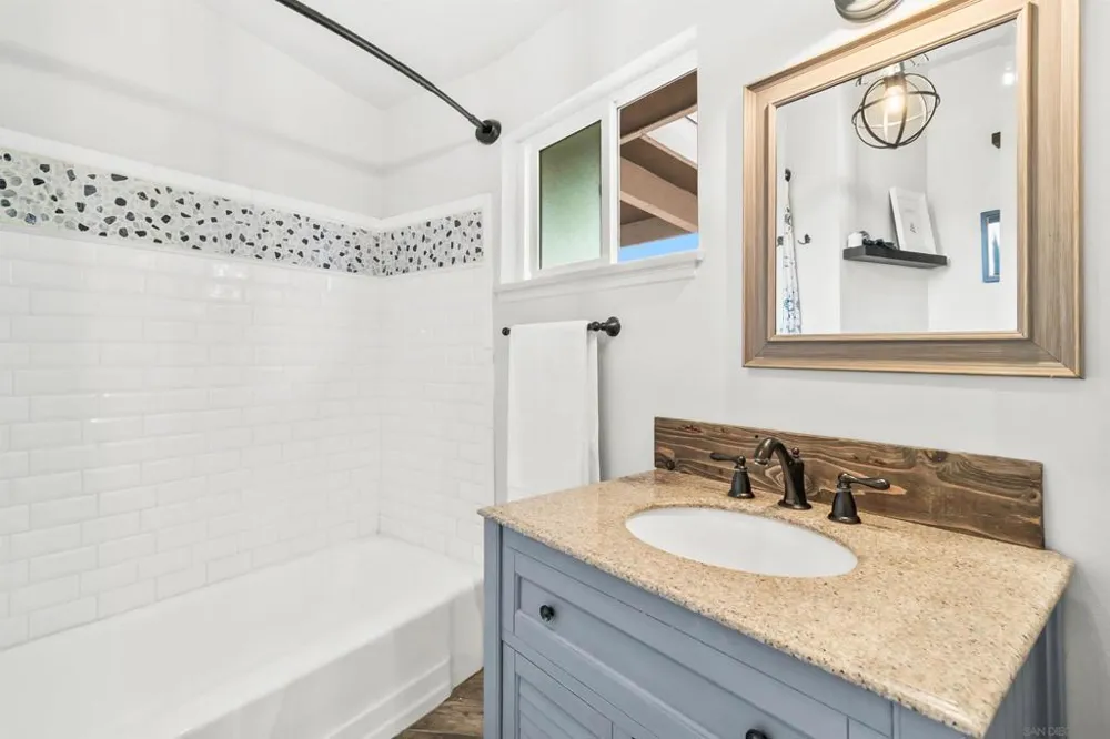 163 Ocean View Vista, CA 92084